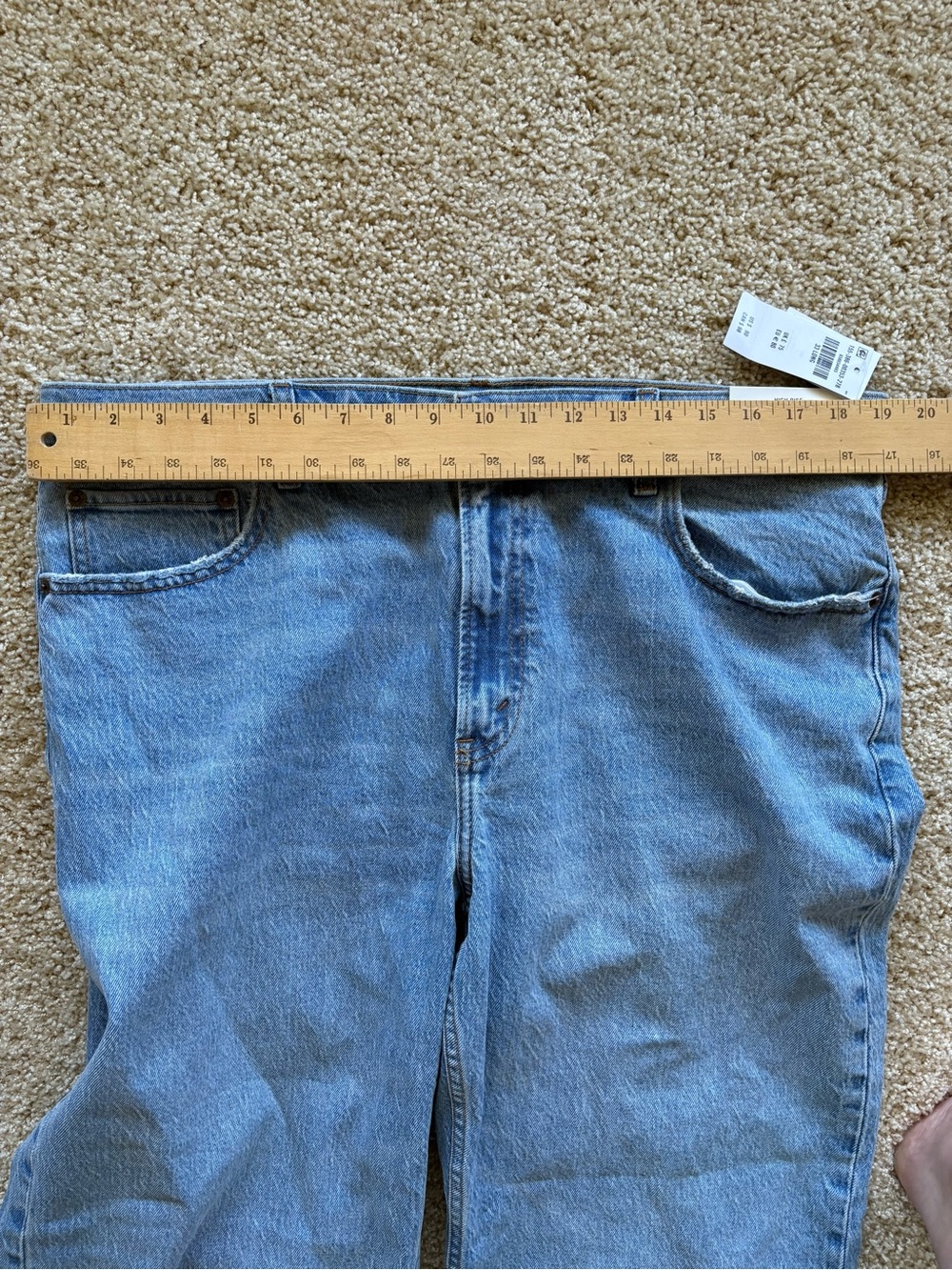 Abercrombie & Fitch The 90s Relaxed Jeans High Rise Light Wash 33 Long NWT - Picture 5 of 8